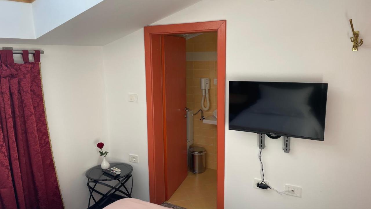 Madonca Rooms & Restaurant Nova Gorica Exteriör bild
