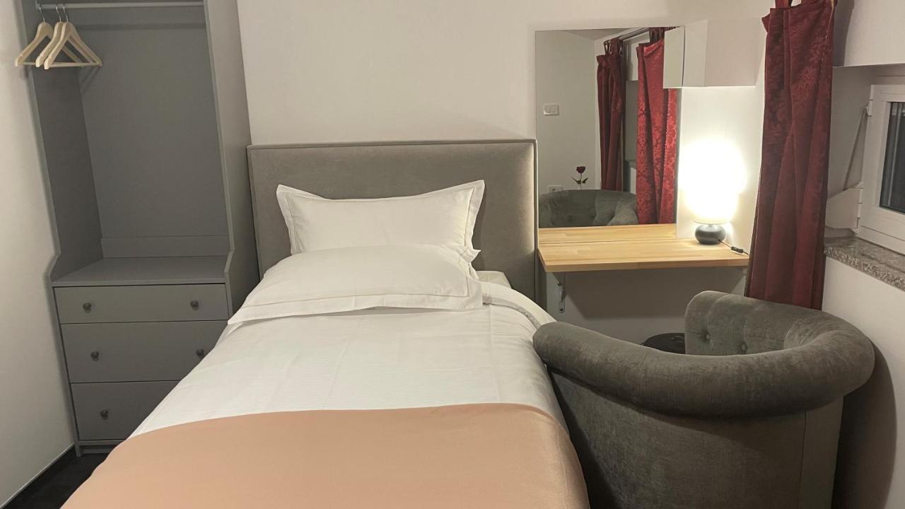 Madonca Rooms & Restaurant Nova Gorica Exteriör bild